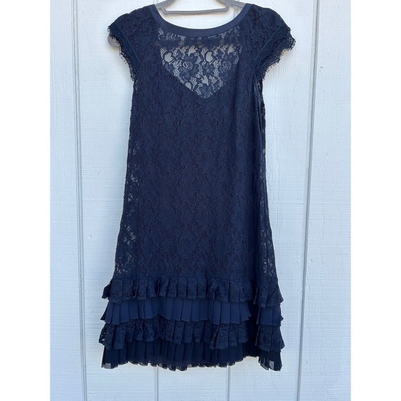 Jessica Simpson Navy Blue Lace Dress, Cap‎ Sleeves, Pleated Ruffle Bottom, Sz 6 - Picture 1 of 5